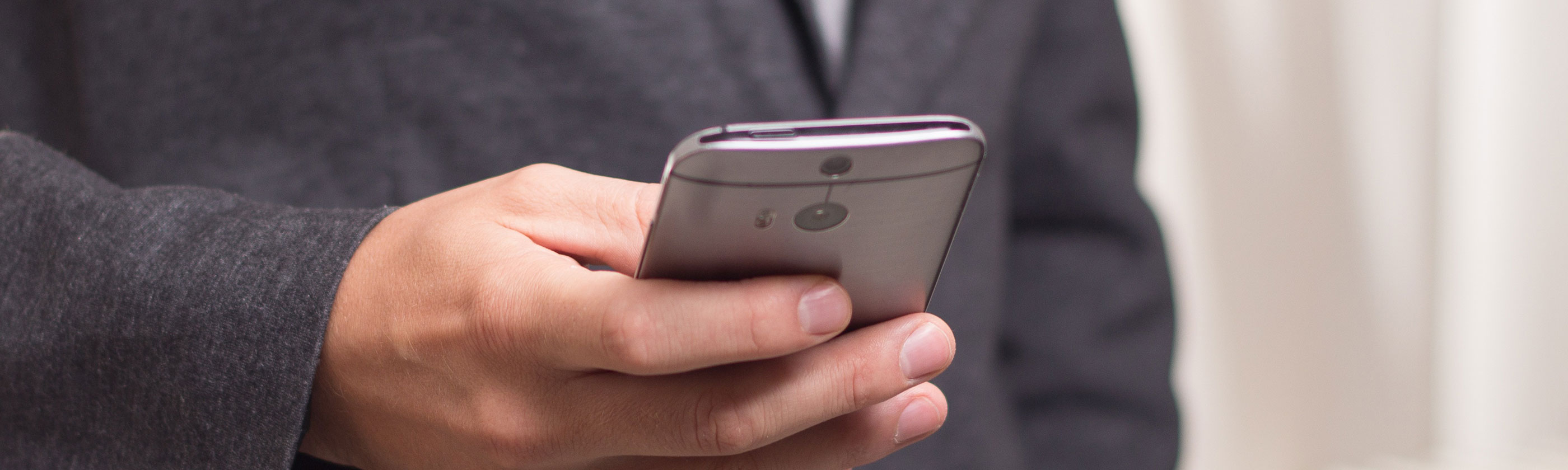 コンタクトメインビジュアル